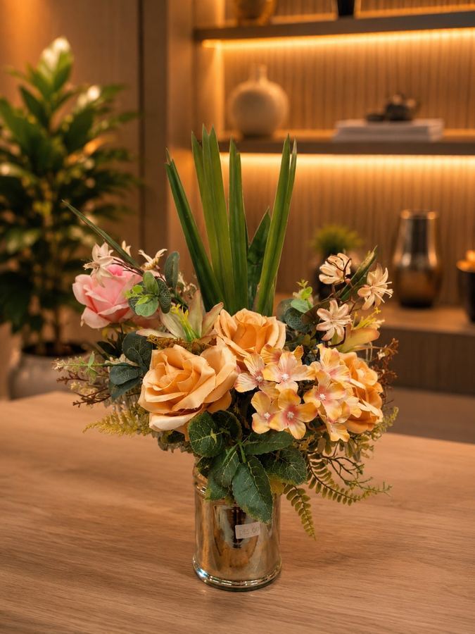 Arranjo Artificial de Rosas Pêssego | Vaso de Vidro Espelhado Prata | Decoração Permanente M |