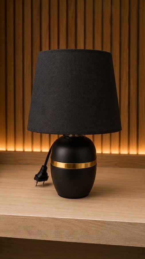 Abajur de Mesa Preto com Detalhe Dourado | Luminária Decorativa Clássica Moderna |