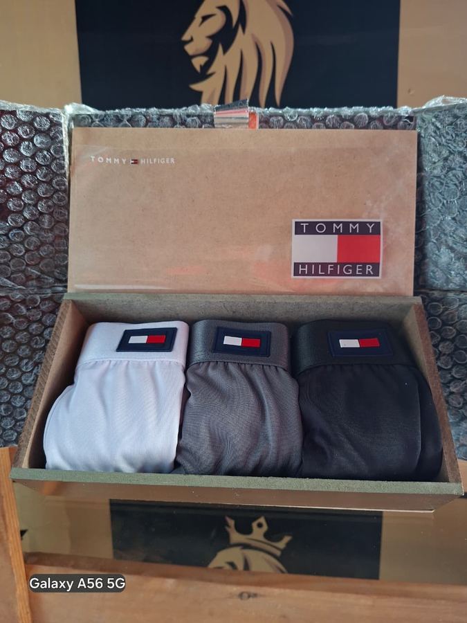 TOMMY HILFIGER