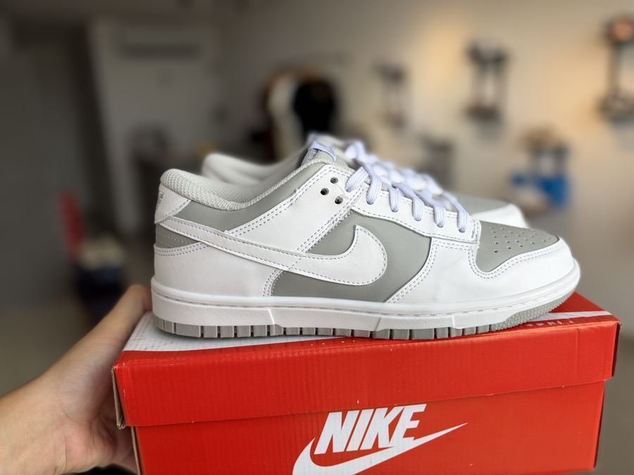 Tênis Nike Dunk white/grey Premium