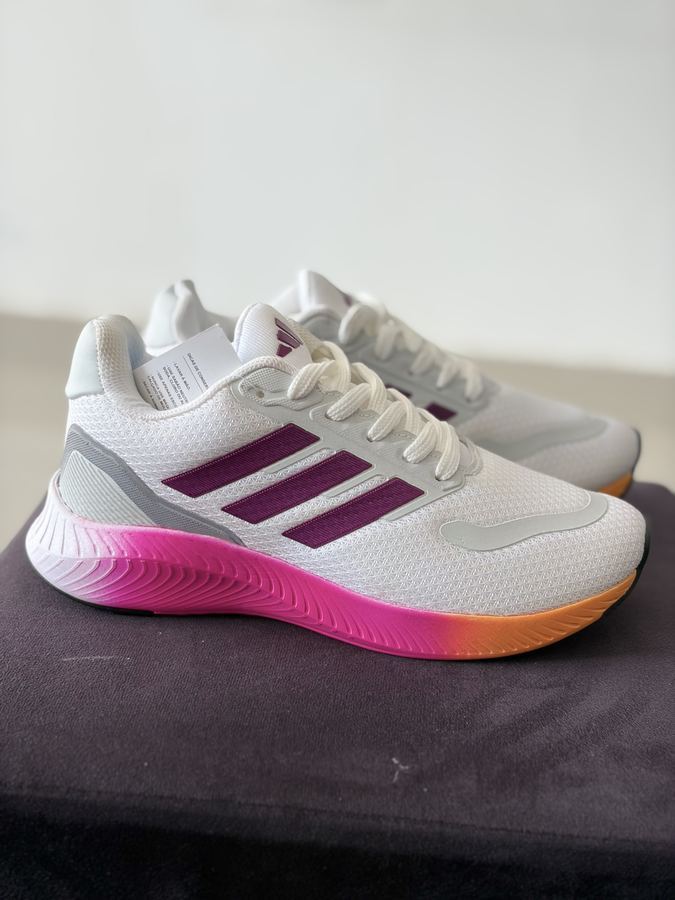 Tênis Adidas Falcon branco/uva 1° Linha