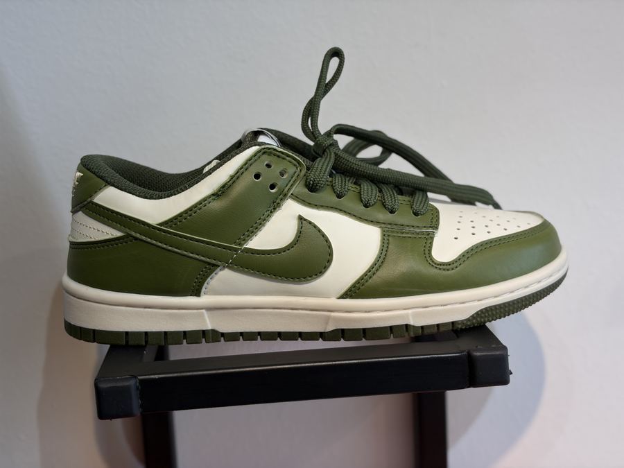 Tênis Nike Dunk Musgo/Off