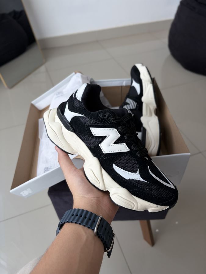 Tênis New Balance 9060 Preto/Branco 1°linha