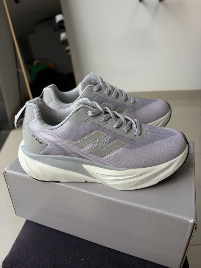 Tênis New Balance Rebel V5 Cinza/cinza