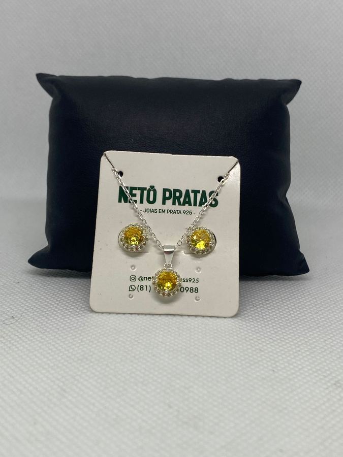 Conjunto redondo cravejado amarelo