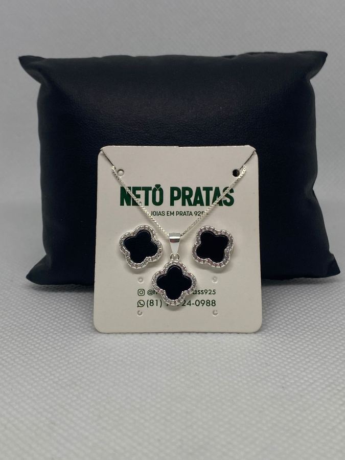 Conjunto trevo ônix