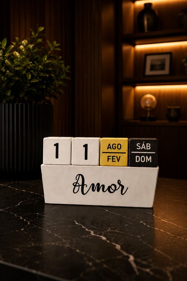 Calendário Permanente de Cubos em Madeira "Amor"