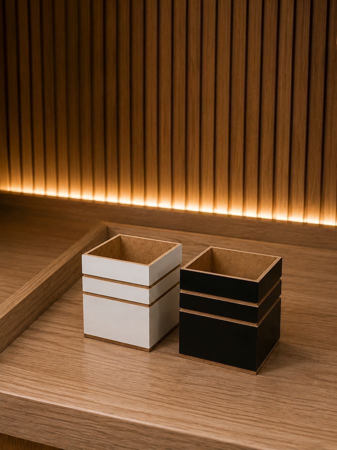 Cachepô de Madeira Quadrado | Porta Objetos Preto ou Branco | Organizador Mesa Home Office |